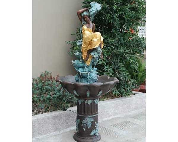 銅雕塑噴泉