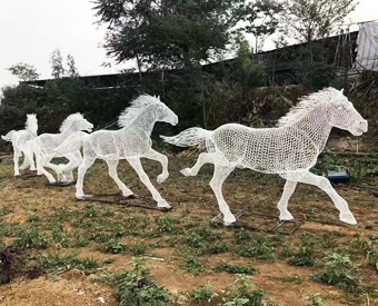 不銹鋼鏤空馬雕塑